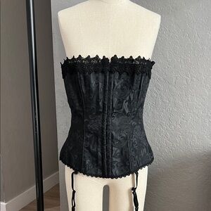 Fredrick’s of Hollywood black satin and lace corset size Large adjustable